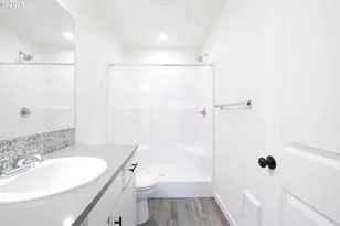 14722 SE Powell Blvd, Portland, OR 97236 - Photo 9