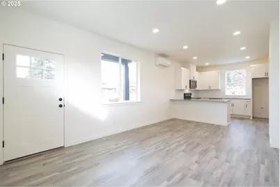 14722 SE Powell Blvd, Portland, OR 97236 - Photo 5