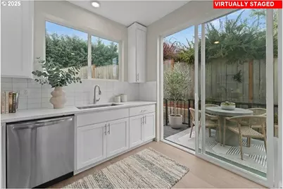 9824 SW 34th Pl, Portland, OR 97219 - Photo 9