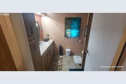 1765 Shorepines Dr, Coos Bay, OR 97420 - Photo 17