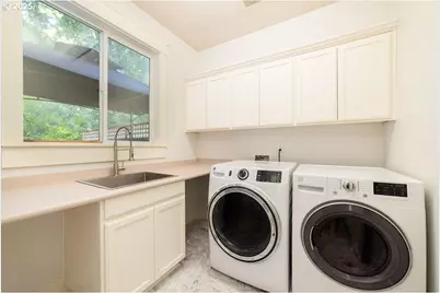 11730 SE Broyles Ct, Clackamas, OR 97015 - Photo 33
