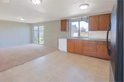 25031 Woodland Ave, Veneta, OR 97487 - Photo 7