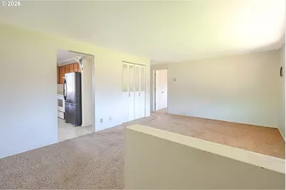 25031 Woodland Ave, Veneta, OR 97487 - Photo 5