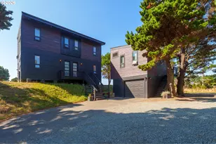 409 Jackson St, Port Orford, OR 97465 - Photo 15