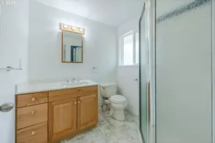 829 Rossmore St, Eugene, OR 97404 - Photo 29
