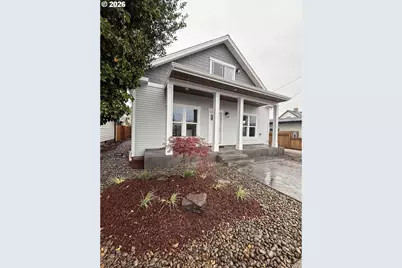 238 Oak St, Florence, OR 97439 - Photo 1