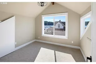 238 Oak St, Florence, OR 97439 - Photo 27