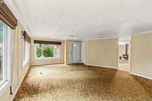 5585 Lakeview Dr, Florence, OR 97439 - Photo 11