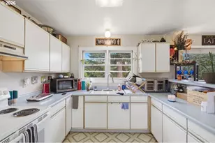 21095 Savage Rd, Sheridan, OR 97378 - Photo 11