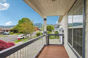 527 Willamina Ave, Forest Grove, OR 97116 - Photo 5
