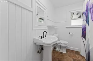 8005 SW 46th Ave, Portland, OR 97219 - Photo 15