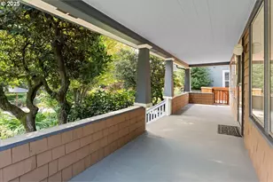 8005 SW 46th Ave, Portland, OR 97219 - Photo 3