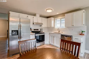513 SE 10th St, Battle Ground, WA 98604 - Photo 5