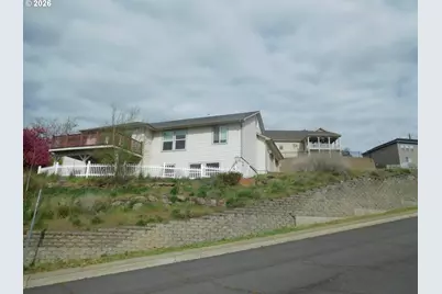 815 N Main St, Pendleton, OR 97801 - Photo 1