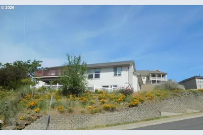 815 N Main St, Pendleton, OR 97801 - Photo 1