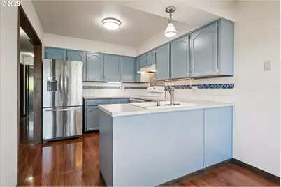 12517 NE Shaver St, Portland, OR 97230 - Photo 13