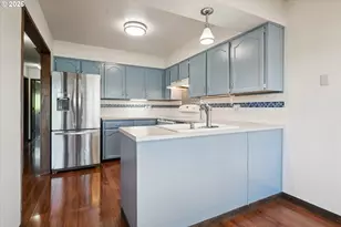 12517 NE Shaver St, Portland, OR 97230 - Photo 13