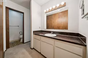 12517 NE Shaver St, Portland, OR 97230 - Photo 27