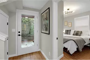 1885 Woodlawn Ave, Eugene, OR 97403 - Photo 5