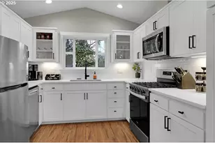 1885 Woodlawn Ave, Eugene, OR 97403 - Photo 19