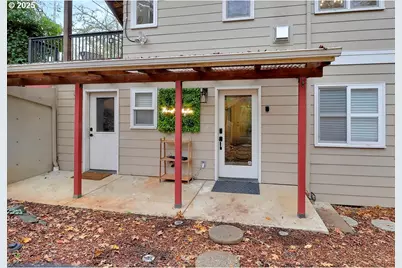 1885 Woodlawn Ave #A, Eugene, OR 97403 - Photo 1