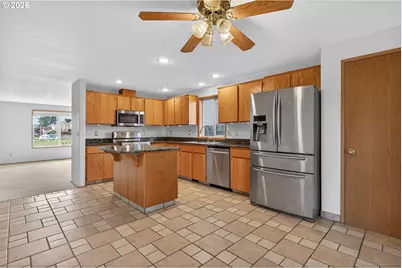 17000 SE 16th St, Vancouver, WA 98683 - Photo 9