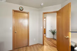 1021 SW 24th St, Troutdale, OR 97060 - Photo 25