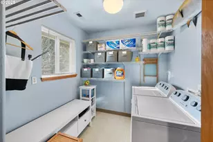 1021 SW 24th St, Troutdale, OR 97060 - Photo 27