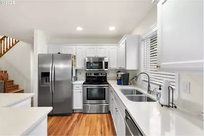 1021 SW 24th St, Troutdale, OR 97060 - Photo 11