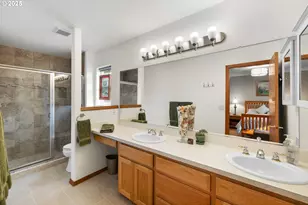 1021 SW 24th St, Troutdale, OR 97060 - Photo 21