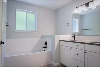 92402 Abbott Rd, Astoria, OR 97103 - Photo 13
