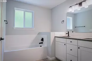 92402 Abbott Rd, Astoria, OR 97103 - Photo 13