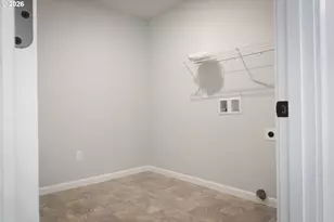 92402 Abbott Rd, Astoria, OR 97103 - Photo 11