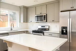 15572 Bachelor Ave, Sandy, OR 97055 - Photo 13