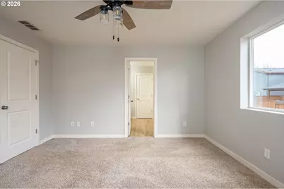 15572 Bachelor Ave, Sandy, OR 97055 - Photo 17