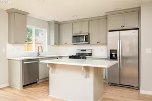 15572 Bachelor Ave, Sandy, OR 97055 - Photo 9