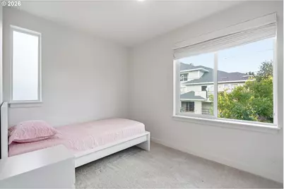 12078 SE Pine St, Portland, OR 97216 - Photo 17
