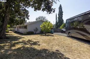 19565 SW Southview Pl, Beaverton, OR 97078 - Photo 25