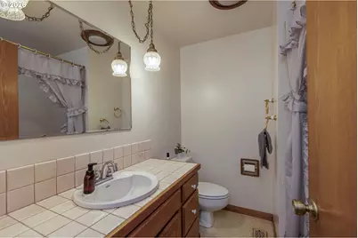 19565 SW Southview Pl, Beaverton, OR 97078 - Photo 17