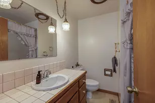 19565 SW Southview Pl, Beaverton, OR 97078 - Photo 17