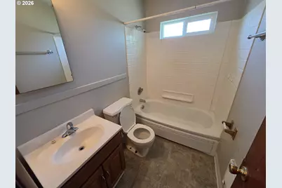 1305 8th Ave, Longview, WA 98632 - Photo 7