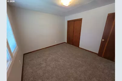 1305 8th Ave, Longview, WA 98632 - Photo 9