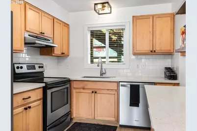 8521 N Edison St #A7, Portland, OR 97203 - Photo 7