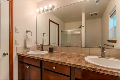 2013 NW Bella Vista Dr, Gresham, OR 97030 - Photo 21