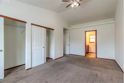 2013 NW Bella Vista Dr, Gresham, OR 97030 - Photo 17