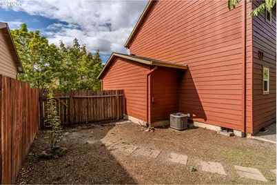 2013 NW Bella Vista Dr, Gresham, OR 97030 - Photo 35