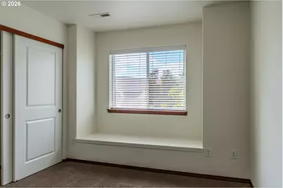2013 NW Bella Vista Dr, Gresham, OR 97030 - Photo 25
