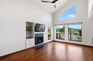 1502 Lincoln St, Hood River, OR 97031 - Photo 7