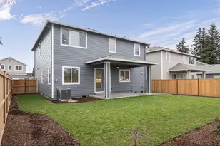 15225 S E Towers Ter, Milwaukie, OR 97267 - Photo 3