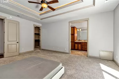 13370 SE Woodland Cir, Happy Valley, OR 97086 - Photo 17